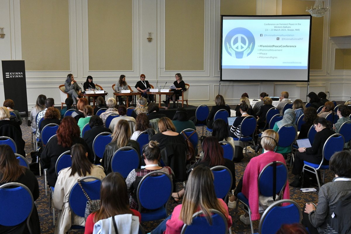 💪"This conference is a power-house" ; "Feminist power is inclusive!" — These energy-filled statements by feminist activists show how the 2nd day of the Conference on Feminist Peace in the Western Balkans  started &amp; continued.
#power &amp;  #activism, #memoryactivis &amp; #memorypolitics