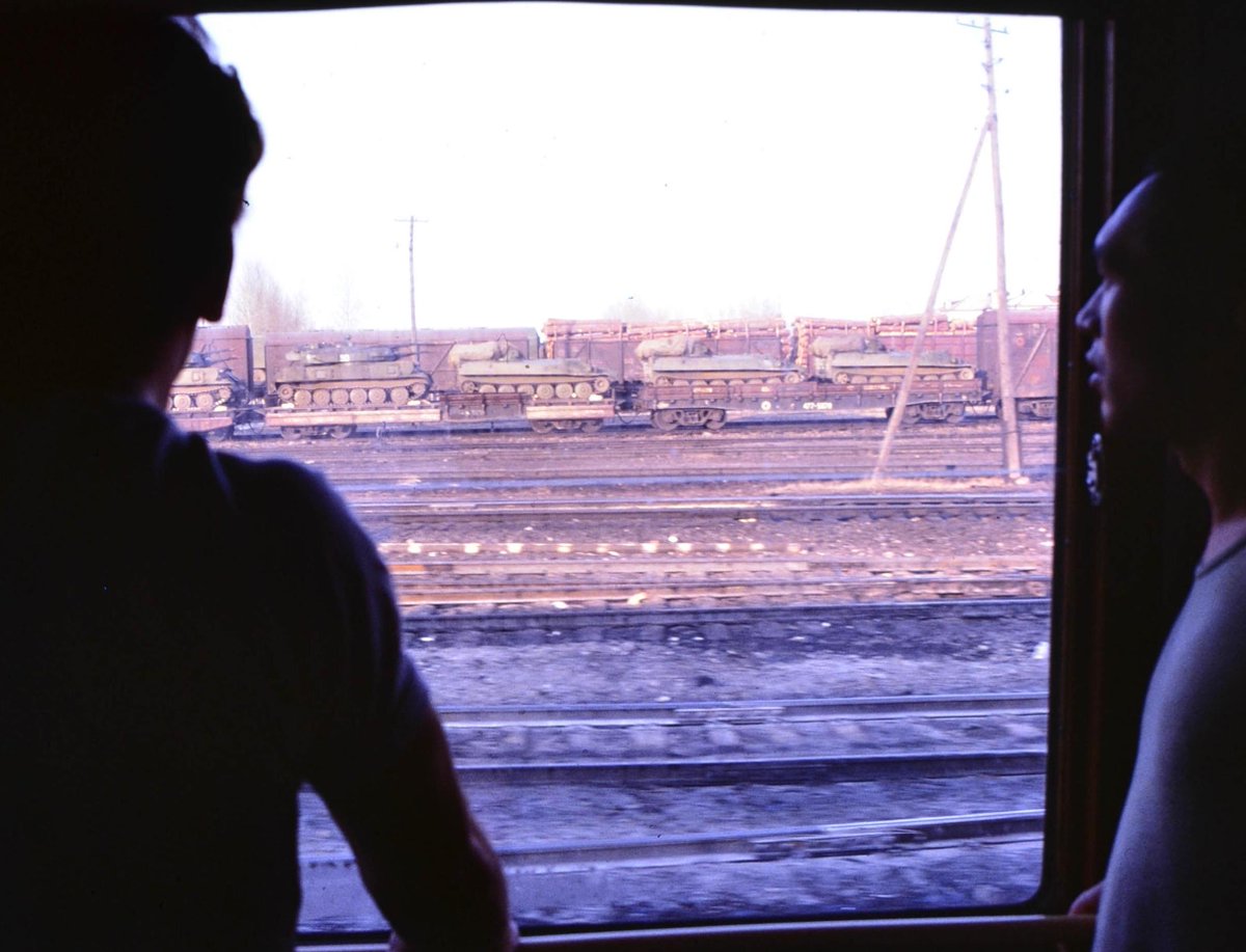 RestrntGame's tweet photo. TANKS FOR THE MEMORIES
Russian tanks near the Chinese border 1978
https://t.co/RnIHQIlmba
#soviet #sino #border #Xi #Putin https://t.co/18W0Ky9JiE