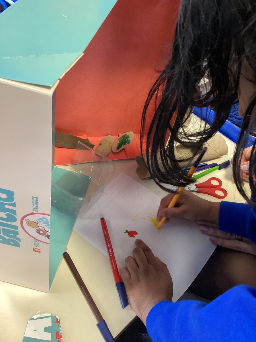 RavensdalePS's tweet photo. Resilience at its finest in year 2 this afternoon. Imagine being asked to design a state-of-the-art parrot enclosure for a pirate ship, and then being given a load of junk to bring it to life! Amazing creativity, cutting and joining skills year 2, well done. #RPSY2 #RPSDT https://t.co/qQ36kBU8U6