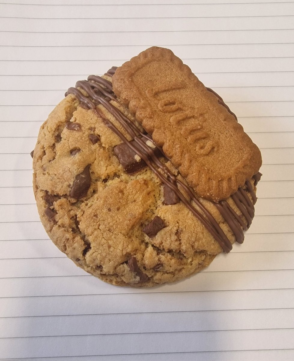 ETempleman_'s tweet photo. Being in the office bonus today... the best cookie I have ever eaten https://t.co/JGOpSiw3CC