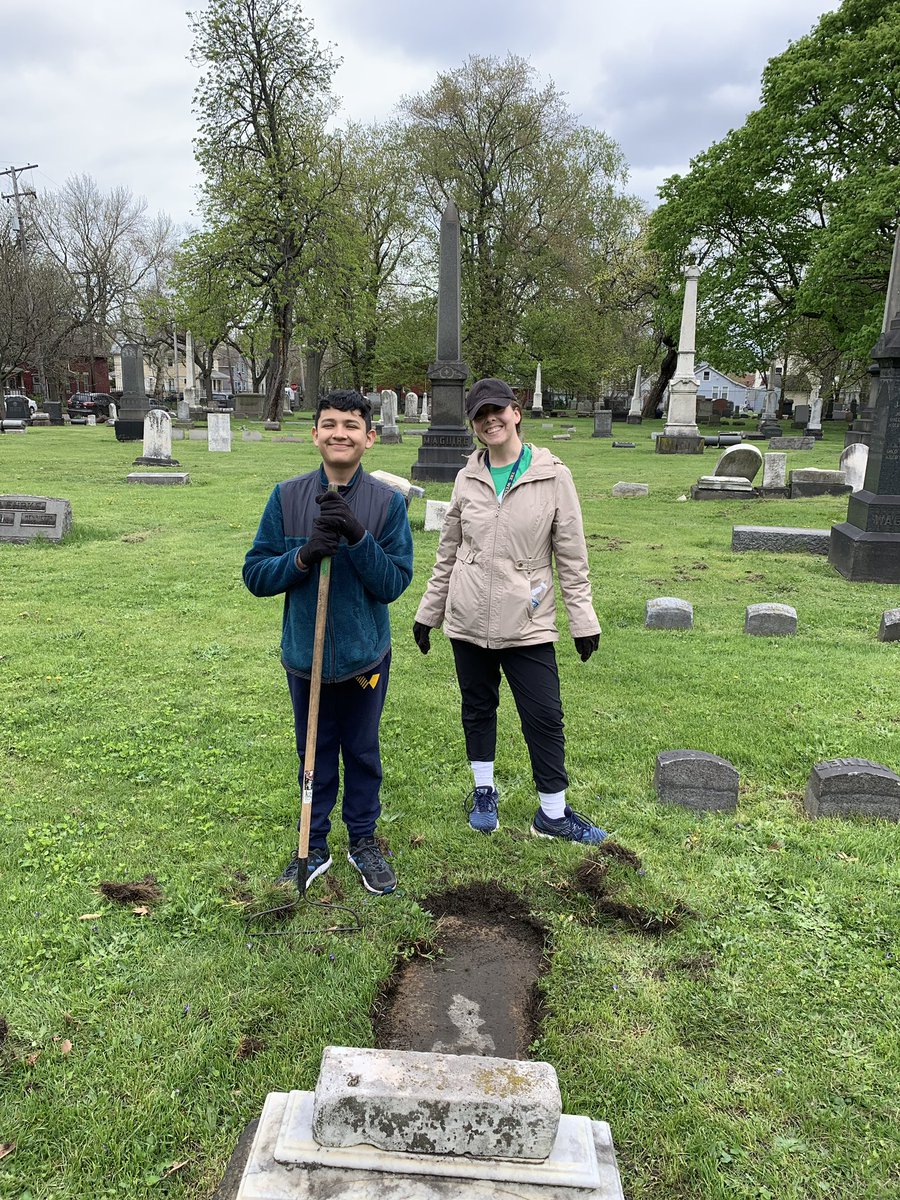 SIHSCleveland's tweet photo. We are one month away from our annual Spring Into Action day of service! 

Students, families, alumni, neighbors and friends are invited to join us on April 22 from 9 a.m. to noon to help with various neighborhood spring clean-up projects.

Register today: https://t.co/rr3geM8WlC https://t.co/OSJOMXt3Yc