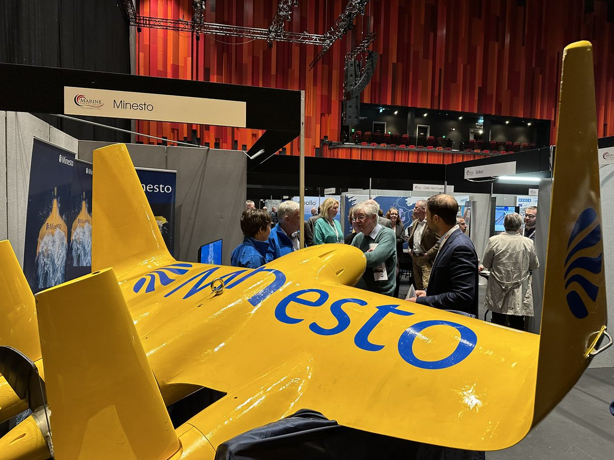 PrifWeinidog's tweet image. There are endless possibilities for Marine Energy in Wales – but we need to work together for the sector to truly flourish.
 
It was great to take part in #MEW2023 to announce £750k to fund research projects to develop tidal lagoon technology, helping create a greener future.