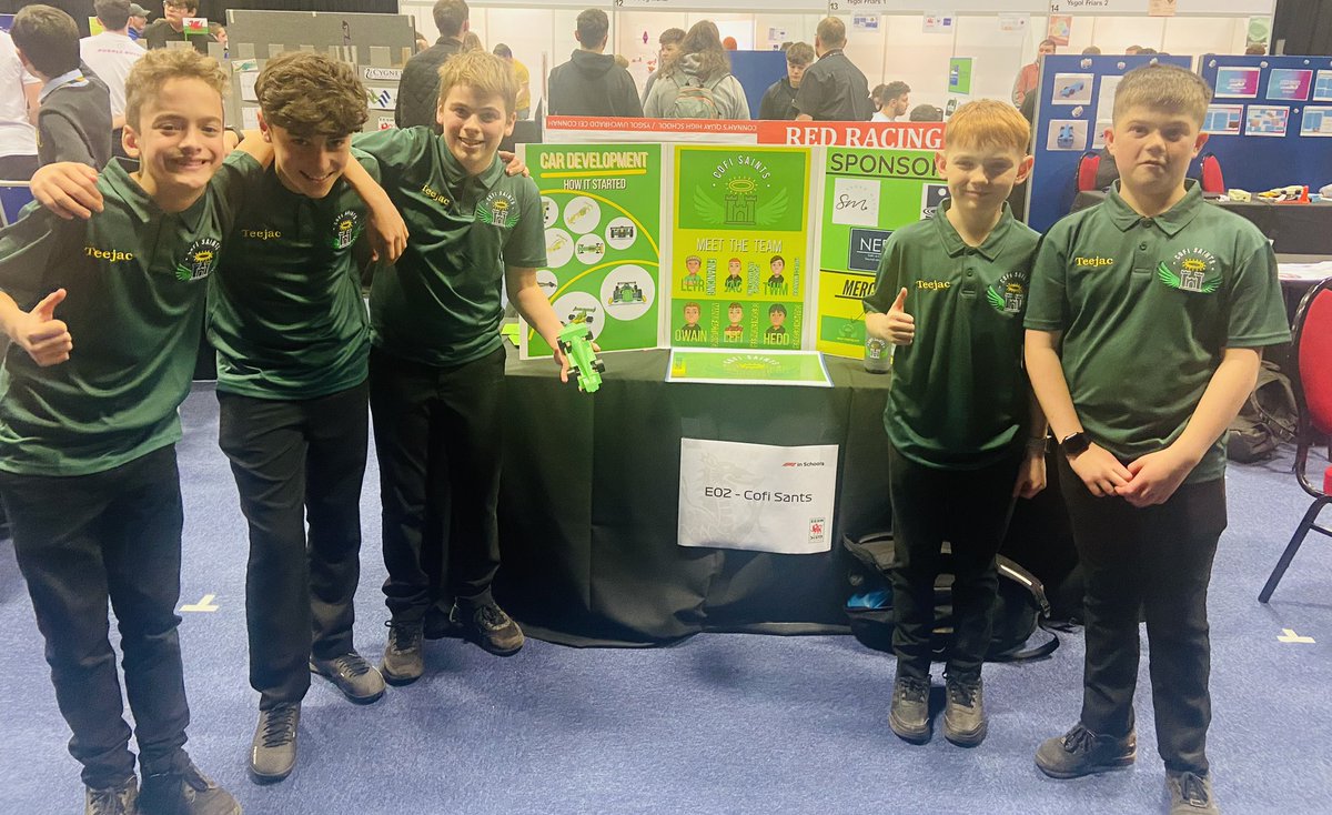 SyrHughTech's tweet photo. Diwrnod gwych o gystadlu yn @f1inschoolsUK efo’r @EESWSTEMCymru yn @VenueCymru

Tîm @CofiSaints yn edrych ymlaen am y canlyniadau. 

#F1inschools https://t.co/LjOsZ8pYsn