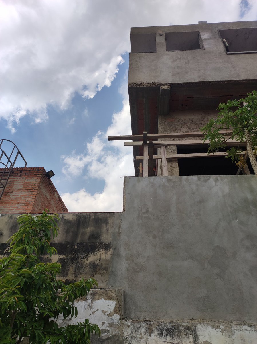 matikow's tweet photo. @victoramaya Igual sucede con la Qta. Carim en la calle AC2, Caurimare según consta en el informe de Ingeniería Municipal constancia ON-1299 fecha 20 de mayo 2022 #RespetenMisDerechos #NoAlAbuso #Caurimare https://t.co/my2ujNhT87
