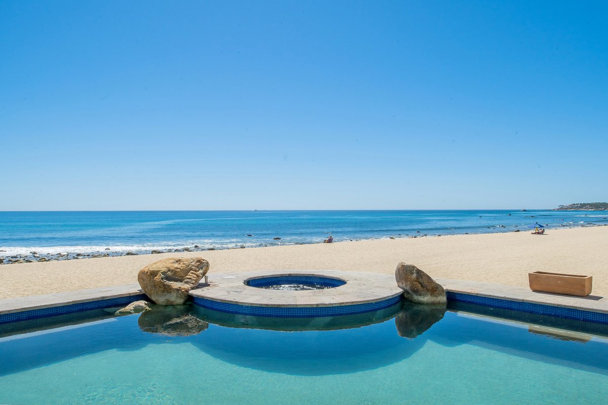 CaboVillas.com tweet media