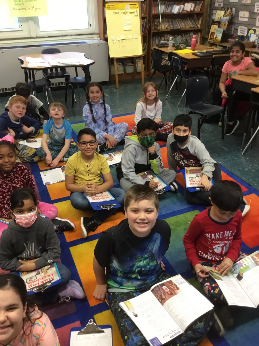 Veteran Stewart Brandow paid us a special visit this morning. Thank you for your service!🇺🇸🇺🇸<a href="/joanne_shafer/">Joanne Shafer</a> <a href="/J_Massimino/">Joseph Massimino, Ed.D.</a> <a href="/WdbgSchools/">Woodbridge Schools</a>