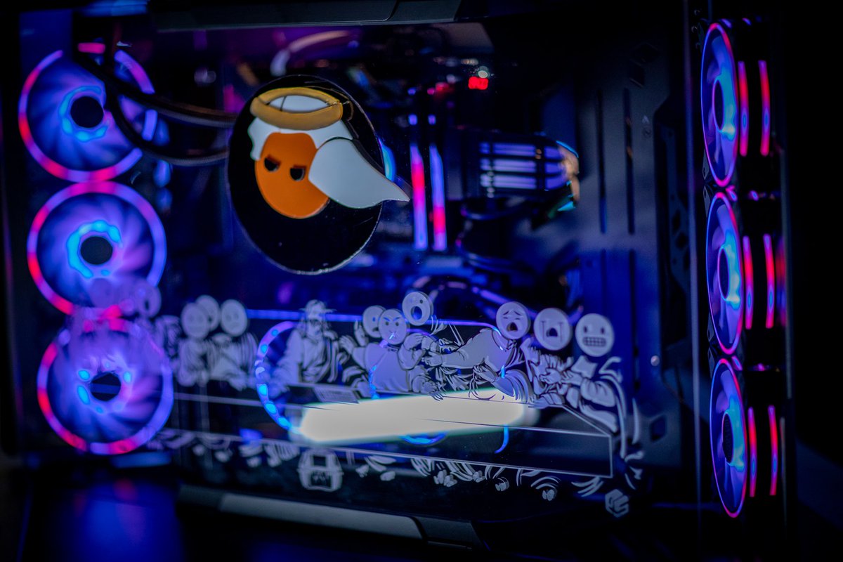 coolermasterfr's tweet photo. Quelques-uns de nos boîtiers Cooler Master préférés, custom par @EmiSpherePC. 🥰 https://t.co/J9URCKs6CQ