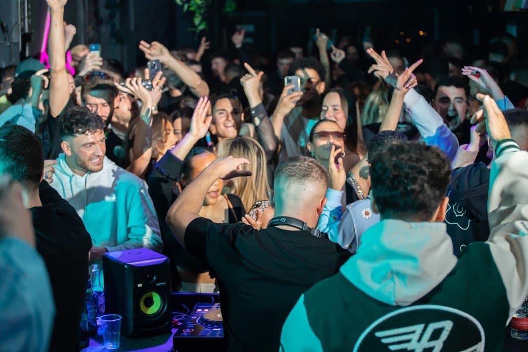 olliejread's tweet photo. Although we’re never gunna experience all them nights at the rainbow again. OXO gunna be the closest we’re gunna get next Friday night 🤣🌈. Old beats, hope to see some old faces n all. 

30 tickets left : https://t.co/Gh8LTS6jKw https://t.co/EChPuOY1RP