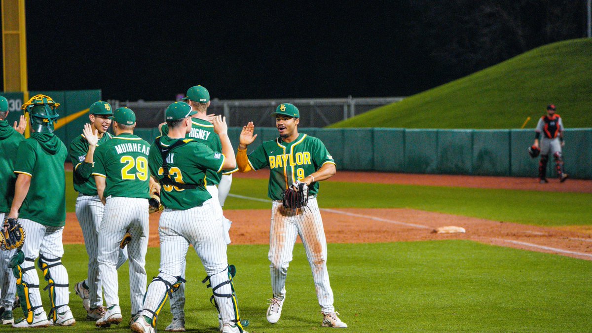 About last night...🙌

#SicEm 🐻⚾️ | #Together