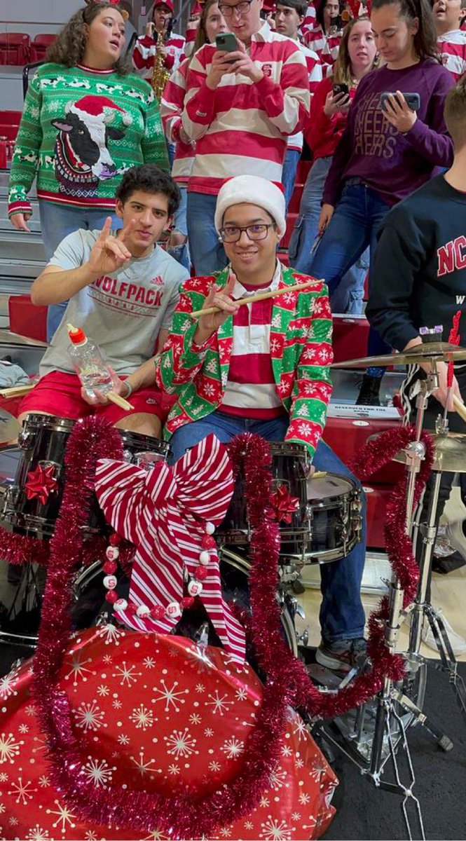 jio125's tweet photo. The best way to get court side seats to any basketball game @NCStateArtsTech @NCState #GivingPack https://t.co/e1u9SSK7fc