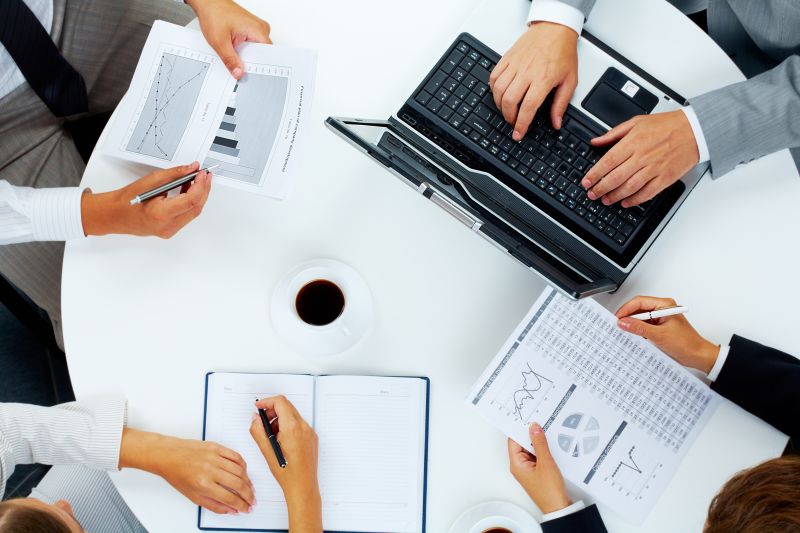 Do you want to put a #face to the name?

Well look no further..
Go to the 'Meet The Team' page on our website:
lnkd.in/e_yXhT33

We look forward to helping you with your buildings #firesafety and #smokeventilation needs.
🔥 ✔⚠

#meettheteam #website #KST #SilverGroup