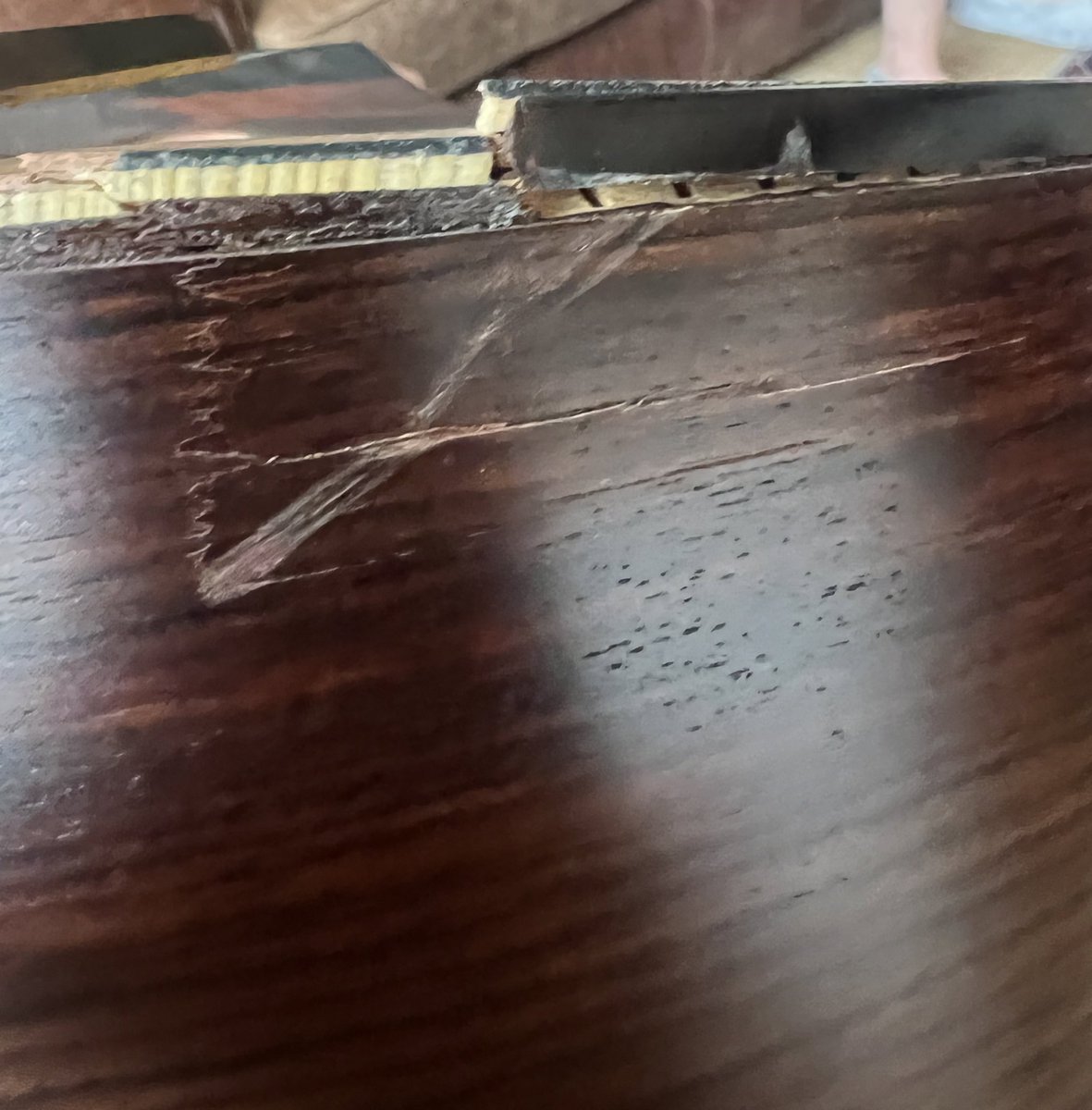 Damages sustained to a bouzouki after being on a <a href="/lufthansa/">Lufthansa</a> flight a month ago after several emails back and forth <a href="/lufthansa/">Lufthansa</a> have decided they aren’t responsible for the damages and irreparable damage to a Calton case…have been offered £45. Please share! #lufthansa #folkmusic