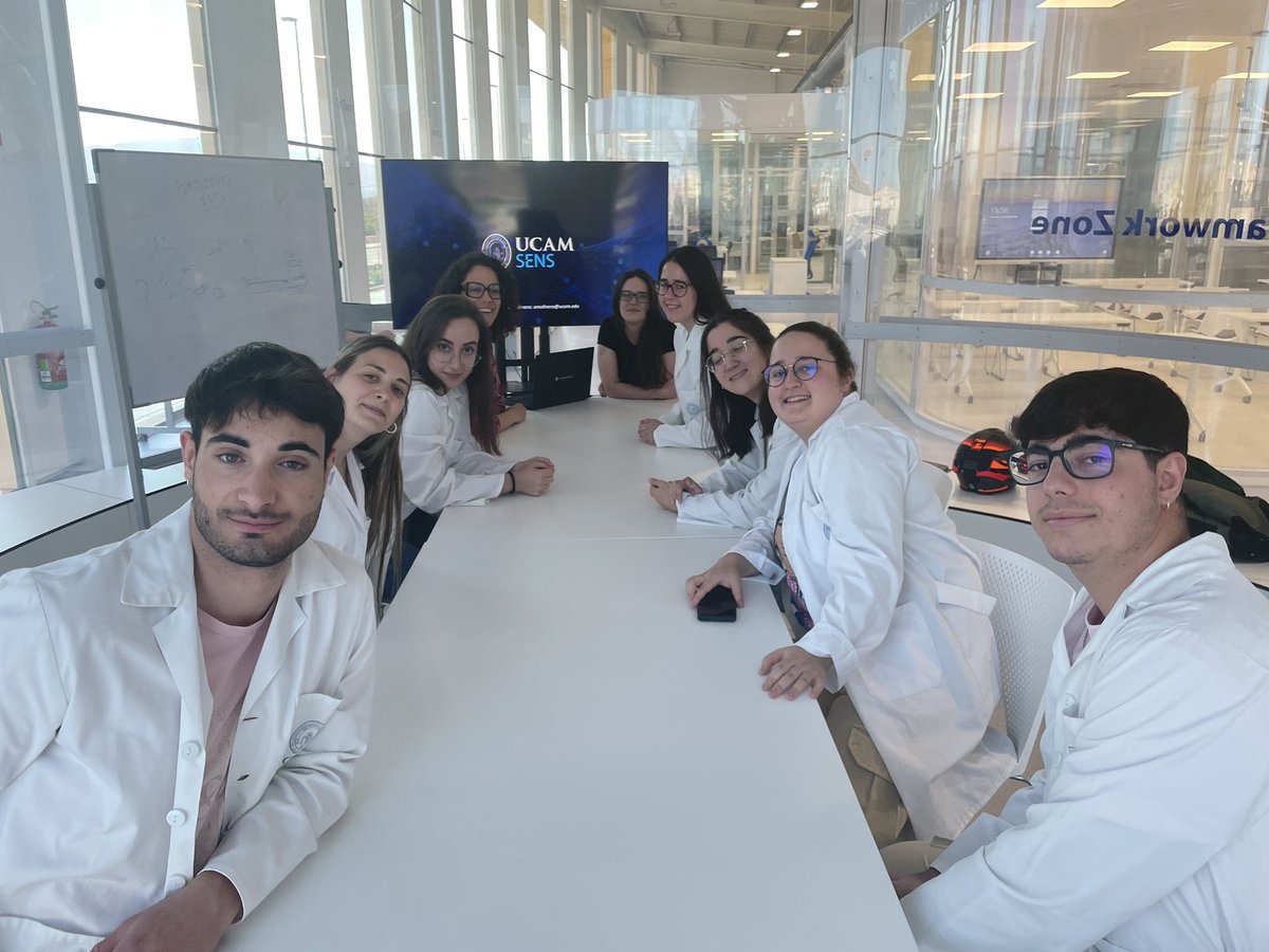 Visita a <a href="/UCAM_SENS/">UCAM-SENS</a> en <a href="/HitechUCAM/">UCAM HiTech</a> de los alumnos de 3 del Grado en #Biotecnología