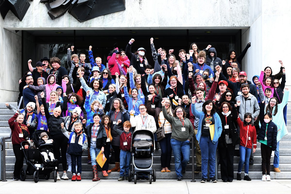 Thanks to all the students, parents and teachers who joined us for Capitol Day in Salem. It was a great opportunity to see other families, honor our legislative champions, and learn about state government. #OVPSACapitolDay #ITrustParents