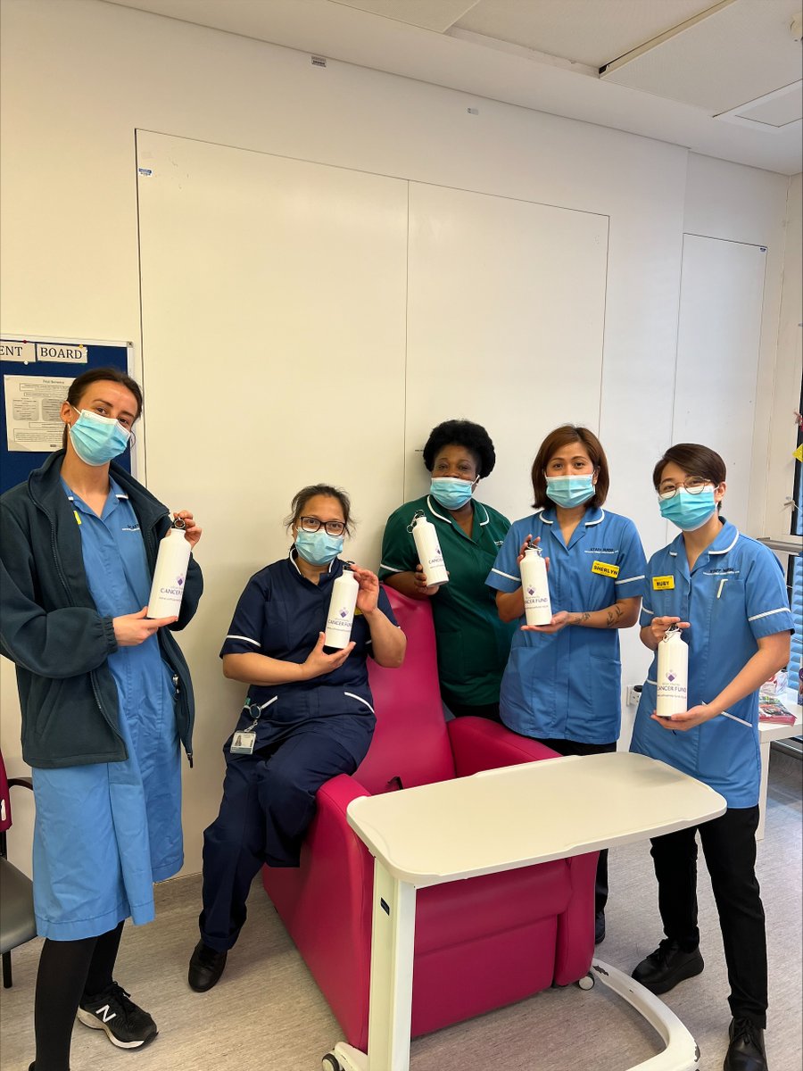 UCLHCancerFund's tweet photo. The health and wellbeing of @uclh staff is important to us💜

That's why this #WorldWaterDay, we visited the hardworking staff at the UCLH Cancer Centre and gifted them water bottles, so they can stay hydrated while delivering compassionate, vital care to patients with #cancer. https://t.co/fUUWnoj2tI