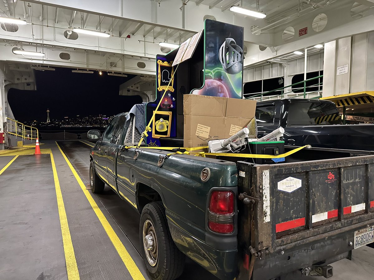 wsarcade's tweet photo. Luigi was a little nervous about the boat ride, but everything worked out just fine!
#bringingthegames #alkibeach #wsarcade #videogames #luigismansion #arcade #westseattle https://t.co/h56elsbqjH