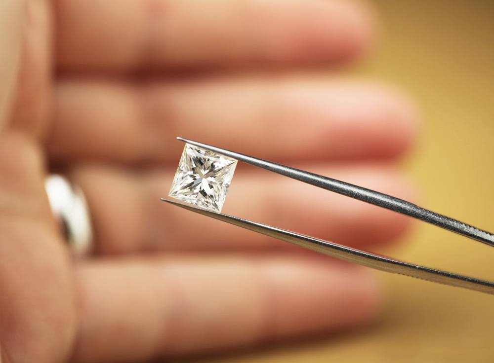 Want more bang for your buck? We'll help you find the right diamond! 💎💵 
blog.brilliance.com/diamonds/how-t…