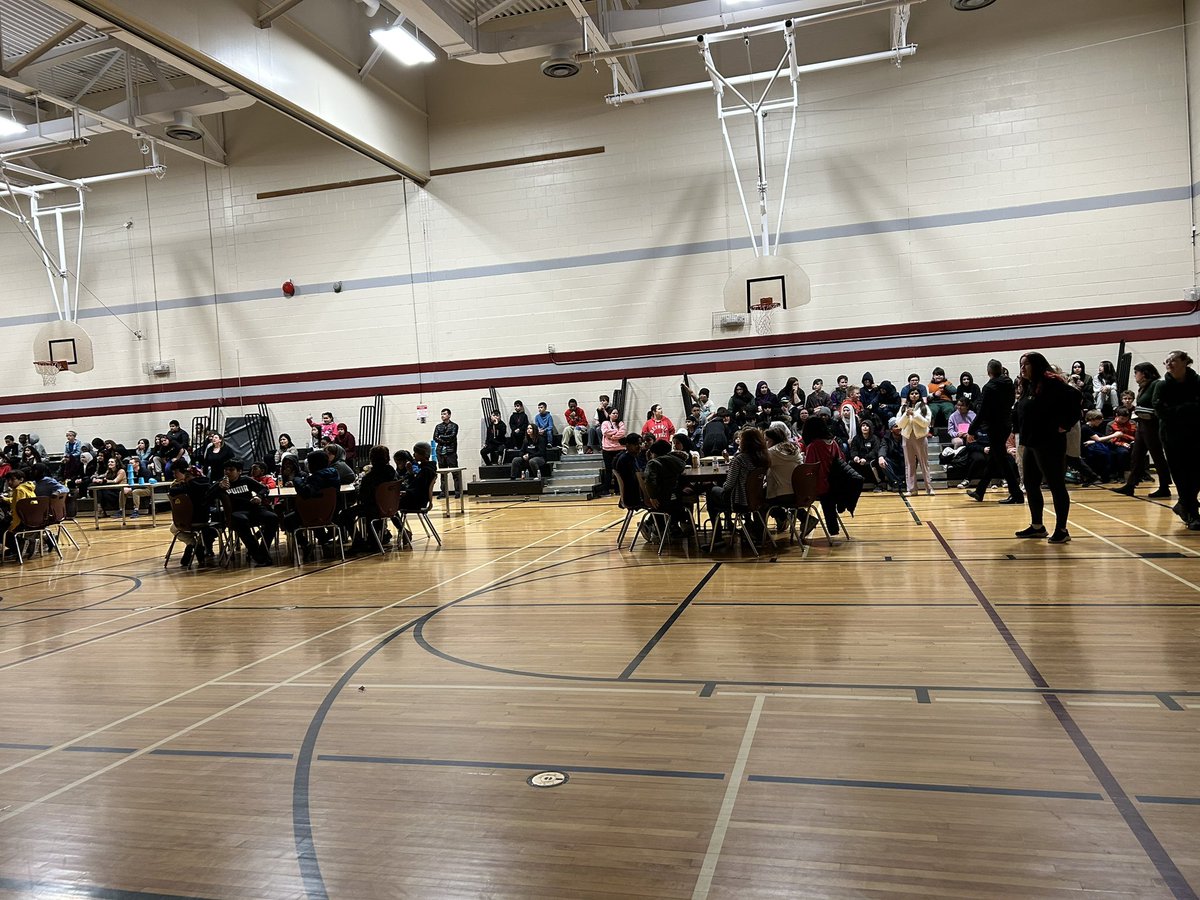 alfini21's tweet photo. Battle Of The Brains 🧠 @WestviewFreedom  with Marlborough Public School, Westgate Public School &amp; Dougall Public School 🏫 🤩 https://t.co/hmHG9SYaVM