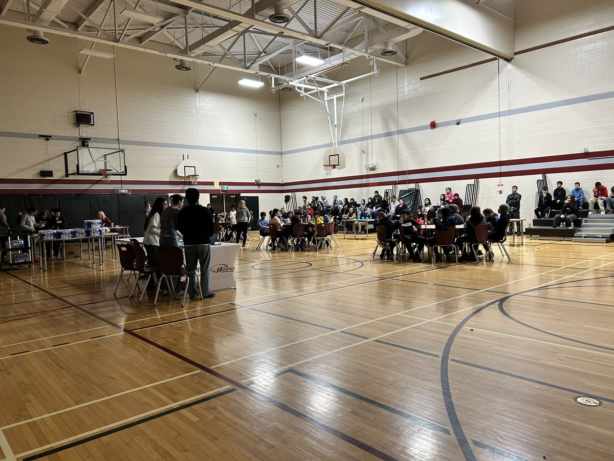 alfini21's tweet photo. Battle Of The Brains 🧠 @WestviewFreedom  with Marlborough Public School, Westgate Public School &amp; Dougall Public School 🏫 🤩 https://t.co/hmHG9SYaVM