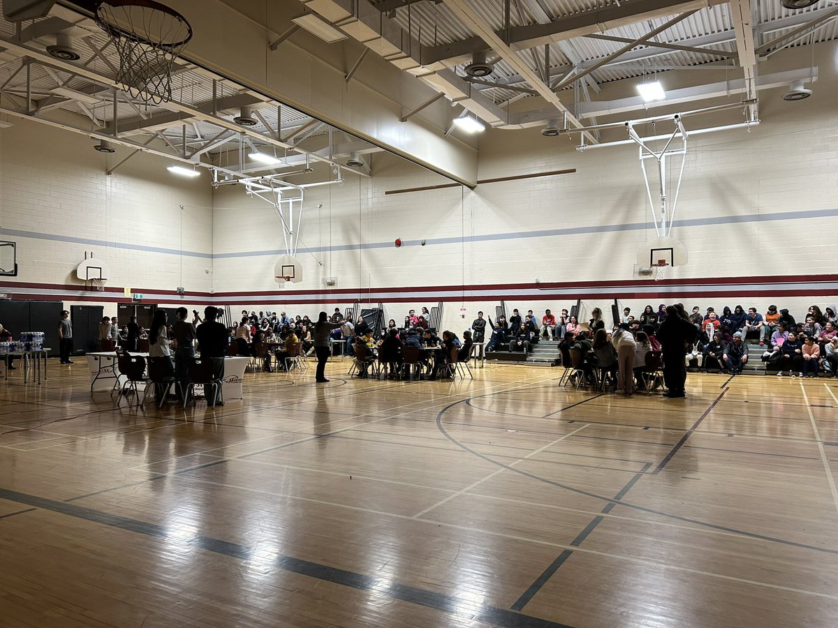alfini21's tweet photo. Battle Of The Brains 🧠 @WestviewFreedom  with Marlborough Public School, Westgate Public School &amp; Dougall Public School 🏫 🤩 https://t.co/hmHG9SYaVM
