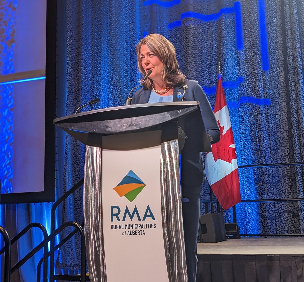 RuralMA's tweet image. It is our pleasure to now welcome the Premier of Alberta, the Honourable Danielle Smith @ABDanielleSmith. #rmalberta