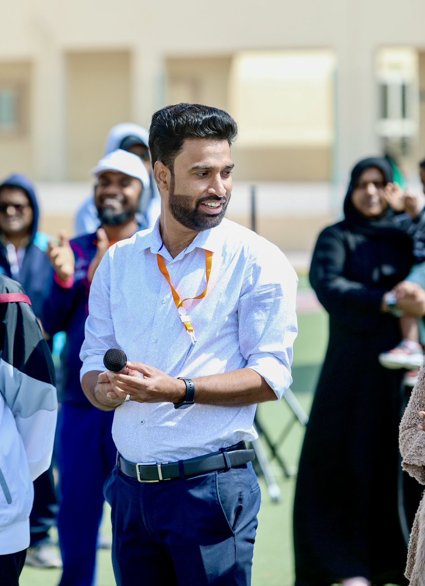 أهلّ ببهجته وجماله وبرونقه وأناقته ✨😅