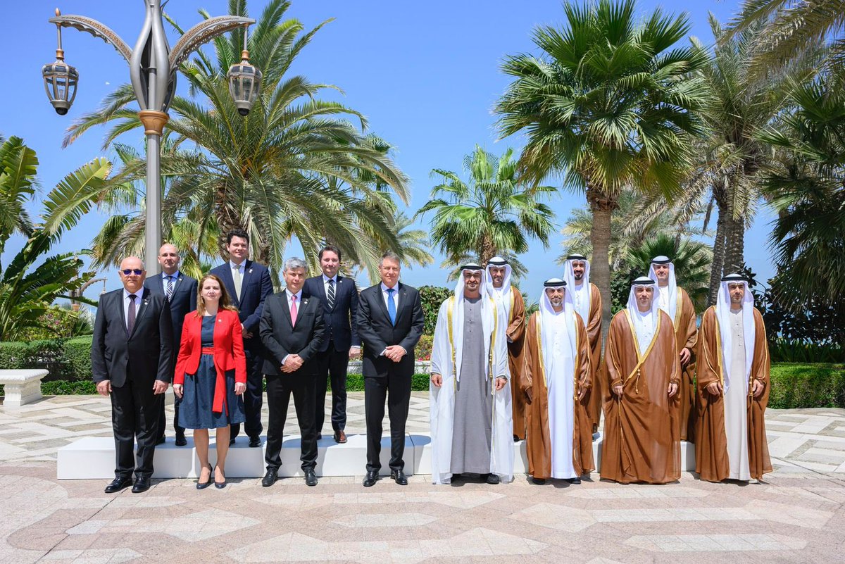Eng_Malhammadi's tweet photo. 1/ يؤكد تعاوننا مع شركة الكهرباء النووية في رومانيا على التزام مؤسسة الإمارات للطاقة النووية بتعزيز التبادل المعرفي والخبرات لتطوير جهود الحياد المناخي على المستوى العالمي. https://t.co/M24XKt7nXi