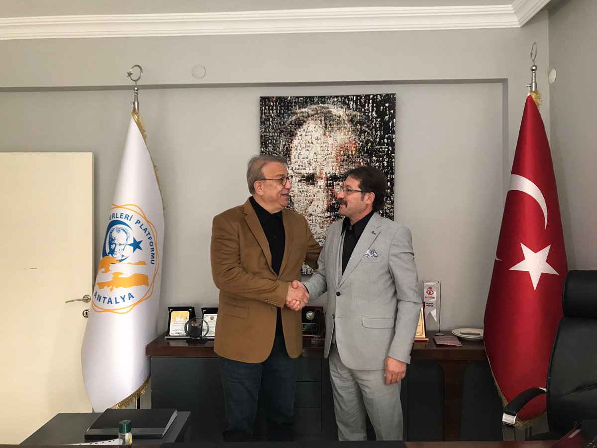 Bugün Antalya Kanaat Önderleri Platformu’nu ziyaret ettik. Nazik ve misafirperverliğinden dolayı  Antalya Kanaat Önderleri Platformu Sözcüsü İbrahim Bodur’a teşekkür ederim.