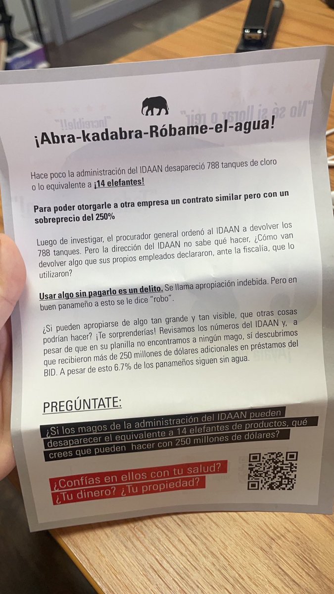 A una compañera le entregaron esta volante en el metro. Dice que los que la entregan están hasta disfrazados de magos. Tremenda campaña! Vean lo que dice.