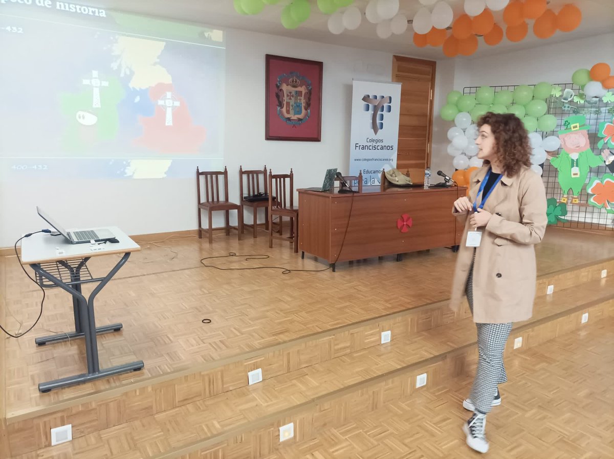 CIrish_Caceres's tweet photo. Segundo día de celebración de las jornadas de San Patricio en el Col. San Antonio de Pádua en Cáceres. Hoy hemos tenido talleres de música y baile en primaria y de lengua irlandesa en la ESO 🍀 ¡Mañana más! https://t.co/KVWEIMNaqG
