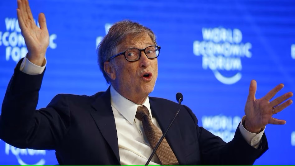 Microsoftin perustaja Bill Gates, julkaisi eilen artikkelin 'Tekoälyn aikakausi on alkanut'. Hän ennustaa, että tekoäly muuttaa toimintatapojamme yhtä perusteellisesti kuin TIETOKONEET ja INTERNET aikanaan. Ketjussa kuusi nostoa Gatesin artikkelissa tekemistä ennustuksista. 👇#AI