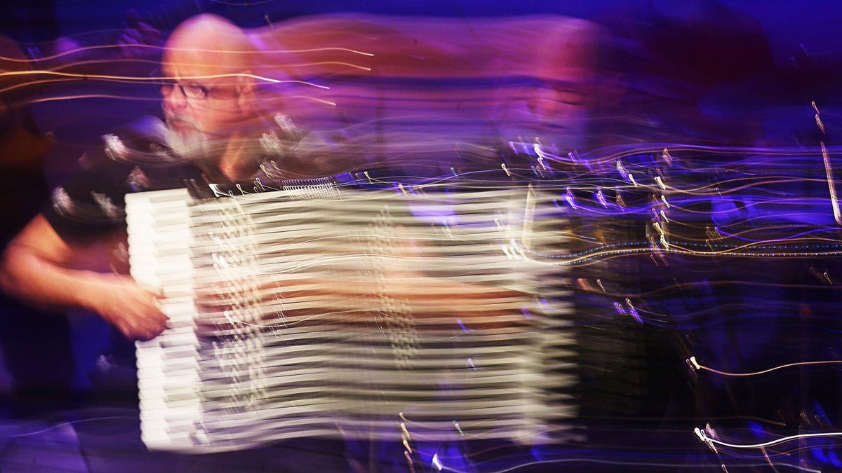 ohjazztv's tweet photo. Hiroko's Selection: @tferragutti, an accordionist like no other and a performance that has automatically gone down in the history of #OhJazz for being our first in the iconic #JazzB in Sao Paulo 🇧🇷🎶
Read Hiroko (@djotsuka) review in our Magazine👇
https://t.co/eCRCxBHPLW https://t.co/5Di1WmnOVt
