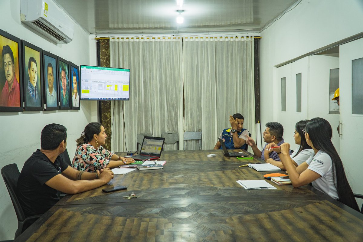 Alcaldiadeleg's tweet photo. La Secretaría de Planeación adelantan reunión junto a la @gobputumayo y Empuleg Leguízamo con el fin de adelantar gestiones en materia de vivienda para los leguizameños, iniciativa liderada por @Minvivienda 

¡Avanzan las gestiones para el desarrollo de #puertoleguizamo! ✅ https://t.co/ovan4hIU88