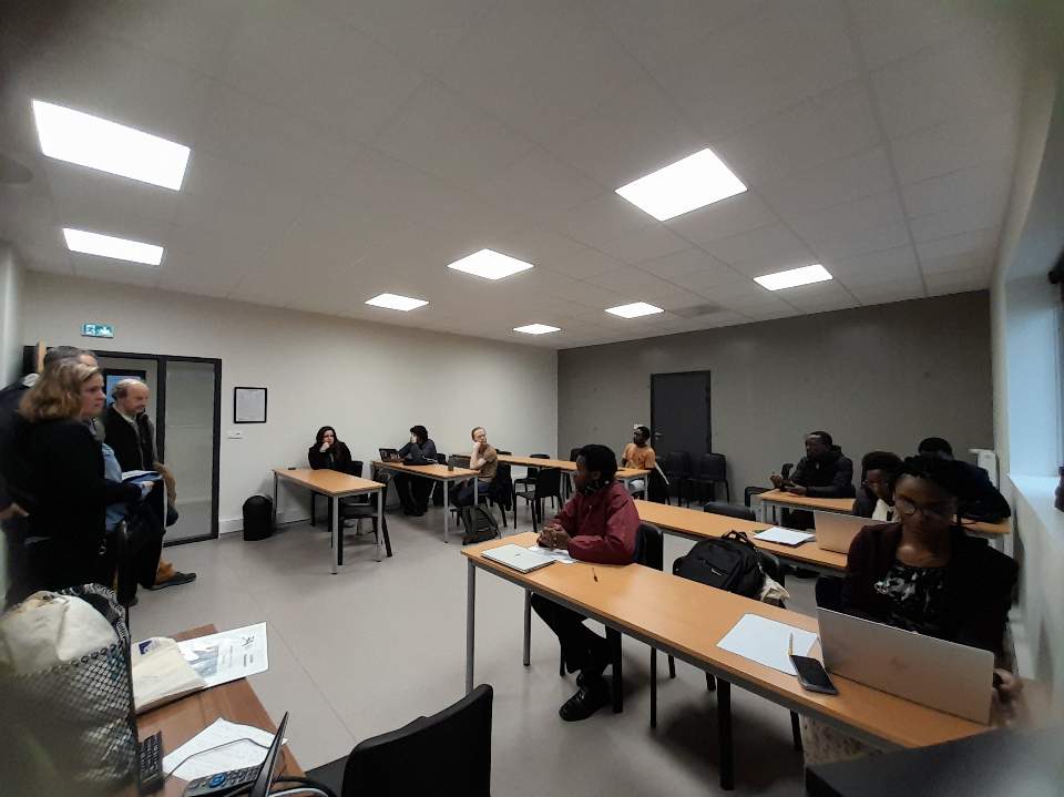 melanie_epabret's tweet photo. Merci @FrancoisTaddei pour cet échange avec les étudiants étudiantes @ESCD3A @Theland_bzh
Nous partageons des valeurs et des ambitions communes de mettre les jeunes au 💙
Hâte de poursuivre les actions avec #learningplanetinstitute
#avenir #jeunesse #éducation
@GaelLeBohec https://t.co/S94DUm6xg2