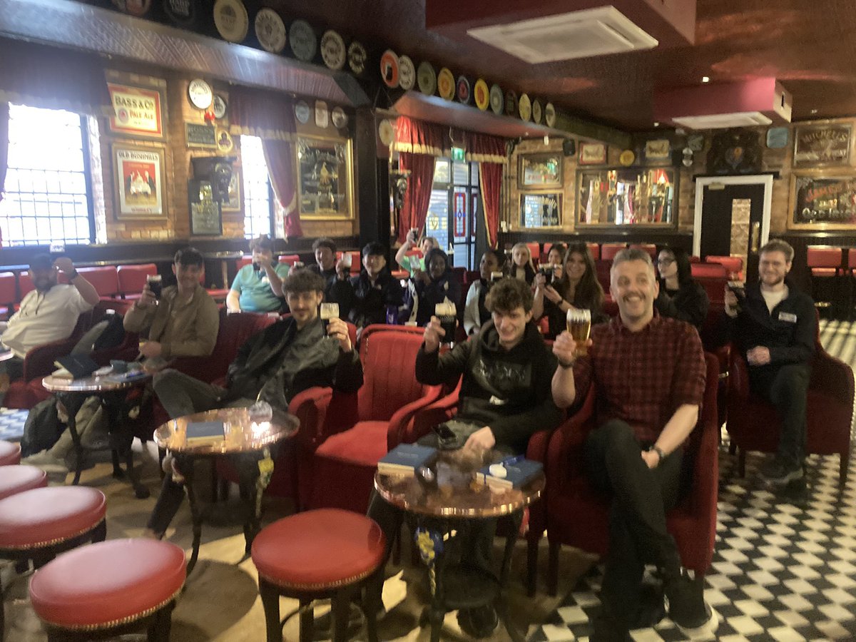mmcccabe's tweet photo. #getintobartending #getintohospitality @HospUlster @bfastmet @e3_belfastmet @bbs_belfastmet @DestinationCQ Day 1 of course 2 nearly done - enjoying the fruits of their labour whilst listening to @galgormgroup and @Beannchorjobs chat about all the amazing job opportunities https://t.co/DqDWAkWB6l