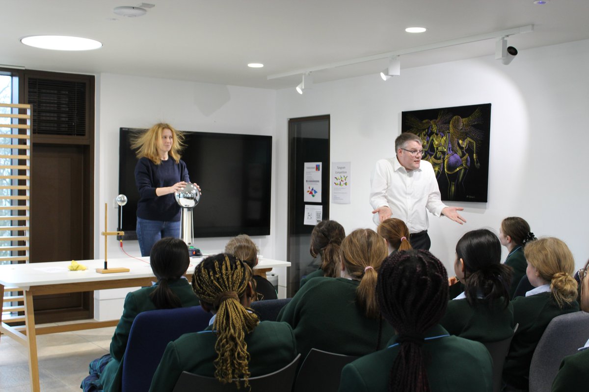 DowneHouseSTEM's tweet photo. On Friday, we were treated to a demonstration from Dr. Seddon on static electricity, ably supported by none other than Head of Lower School, Ms. Eaves.

#STEMResidency
#DHLovesSTEM

@DowneHouse https://t.co/5OQjO0WJag