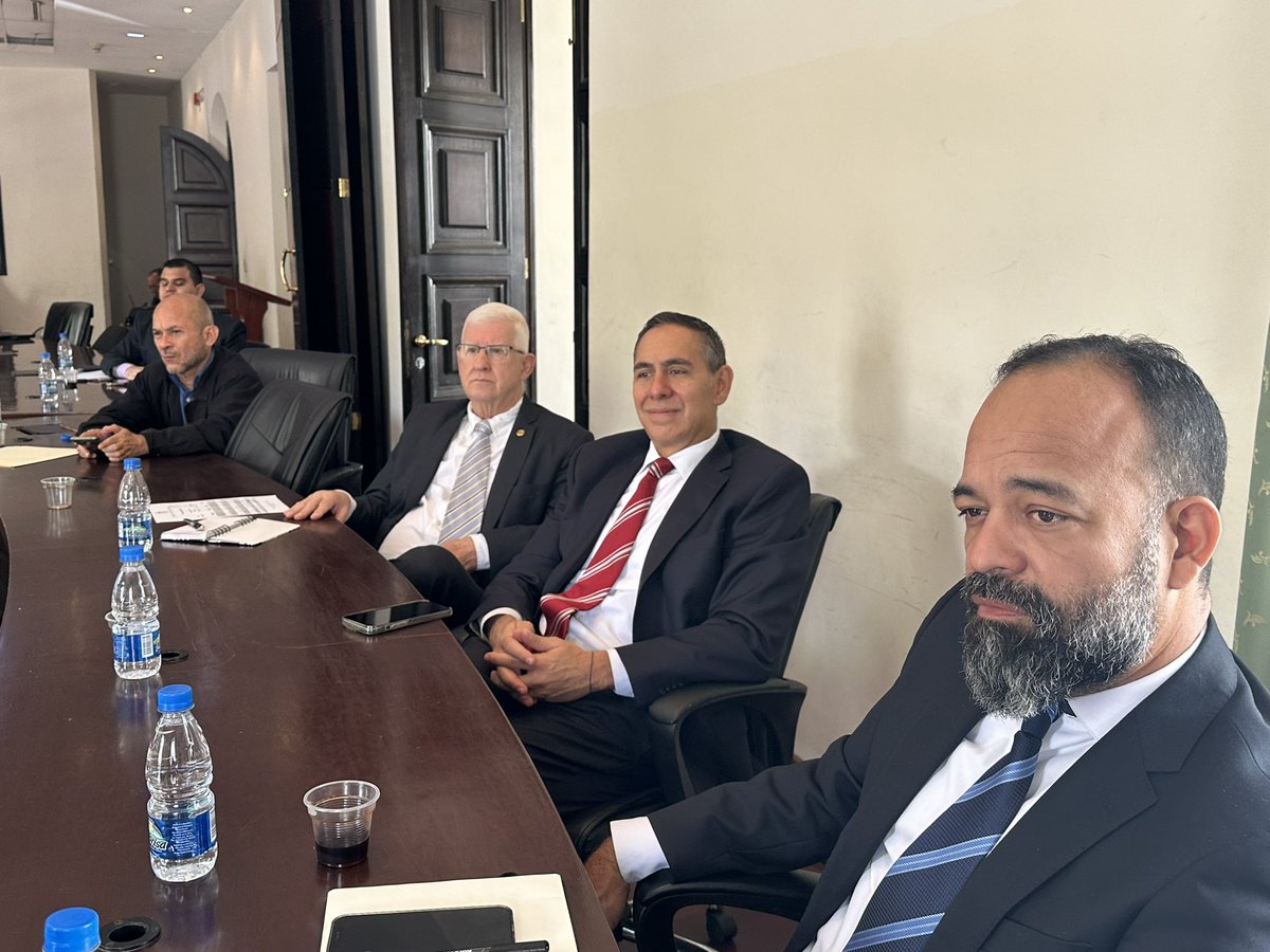 MataVictoria's tweet photo. Reunida Comisión Permanente de Política Exterior de la @Asamblea_Ven presidida por @TimoteoZambrano y viceptes @PPTIleniMedina y @RoyDazaPsuv .  Único punto: intervención del Procurador General de la República, Reinaldo Muñoz. @jorgerpsuv @delcyrodriguezv @CancilleriaVE @yvangil https://t.co/fhr2GvShjY