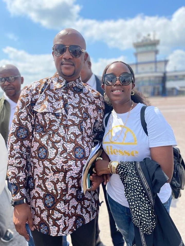 KimKimuntu's tweet photo. Bon séjour à Lubum, leki na nga ya kati Aicha Okoko et à #JimmyKitenge,toujours swagg pe https://t.co/0VQH1tTXY6 est resté positif malgré la tempête...
Boloko eza liwa te
Ba dossiers pe ezangaka te na lipeka toujours
Sylvie Bongo #maloba https://t.co/YShCAPKGHx