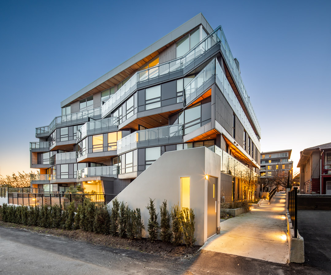 GBLArchitects's tweet photo. Winona is a 38-unit residential development on the Cambie Corridor, with contrasting faΓ§ade treatments that respond directly to the building's orientation.
π·: #upperleftphotographi
π±: #considereddesign https://t.co/VILHHfMH9K