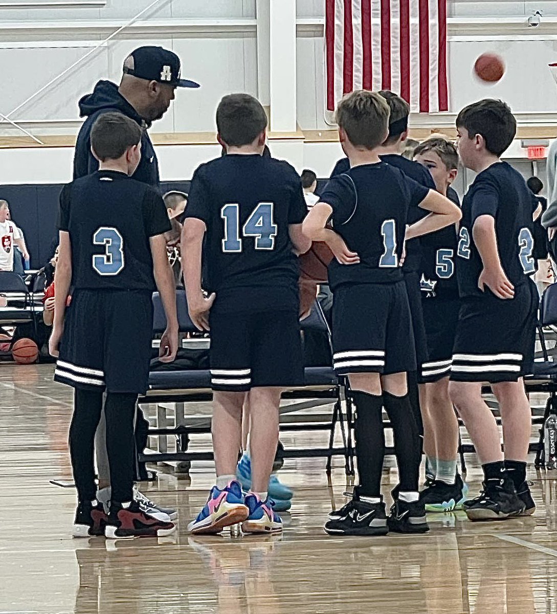 WvReignHoops's tweet photo. A couple of pics with the 2030 young gunz from last weekend. We never play for the scoreboard… We play to get better. They did each game. Then after their Sunday game a few wanted to come and workout Sunday evening. They are on their way 😈 #BeElite #TheReignWay⛈️ https://t.co/bP75XZZEM6