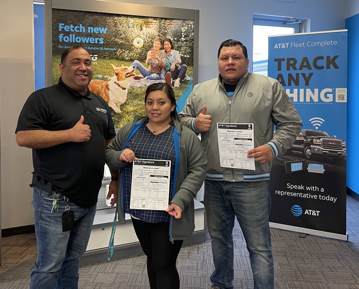 Fernando @fernagjr and Soila with Prime team! Great visit sharing the Signature Benefits for our customers.

#WeAreSTX #LifeAtATT #GoWest #STXSpeaks #STXSigTeam #nofannophone #getsiggywithit
