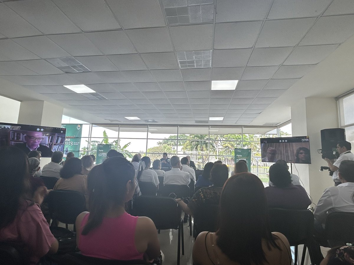 DgpeiU's tweet photo. La UJAT en la difusión de la lectura en los derechos humanos, conferencia en el marco de la FIL. https://t.co/bn17cYNfT1