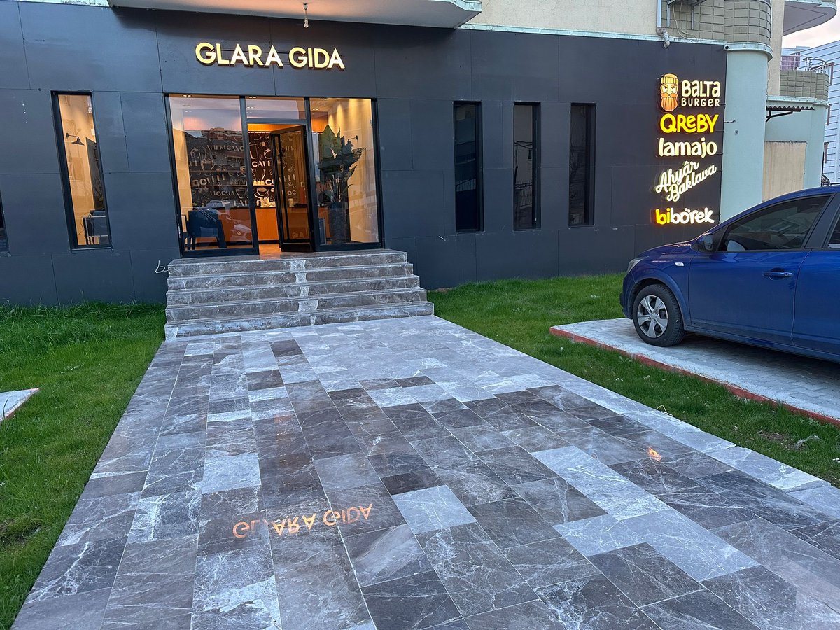 Batman’da doğmuş <a href="/MrtTarhan/">Murat Tarhan</a> imzalı markalar. 
<a href="/baltaburger/">baltaburger</a>