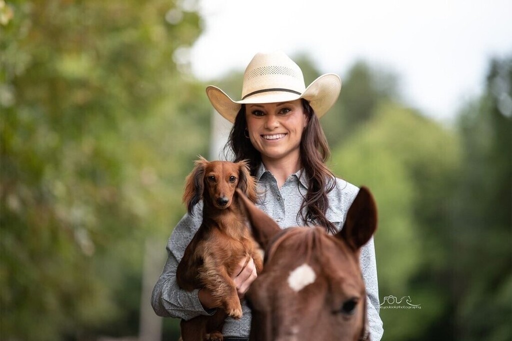 cowboymagic's tweet photo. Wednesday Wisdom👇🏼
Photo by @madeyoulookbylyn
•
When you need to learn quickly, learn from others.
When you need to learn deeply, learn from experience..
COWGIRL Magazine
Tori Murdock
#cowboymagic #horse #horses #instahorses #horselife #horselove… https://t.co/cH5GRWIrHA https://t.co/4lGcM0l9If