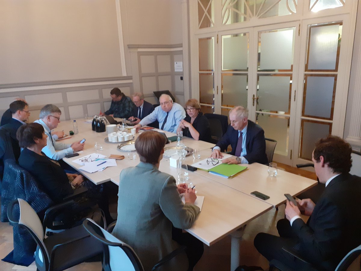 GrandEstEurope's tweet photo. @AnneSanderElue et Grand Est-Europe accueillent @cesergrandest à Bruxelles ! 🤝
💬Échanges avec la délégation sur le développement et conditions reconnaissance des territoires et bassins de vie transfrontaliers au niveau 🇪🇺. Et aujourd’hui présentation de leurs travaux au CESE https://t.co/D2kgn8ri7R