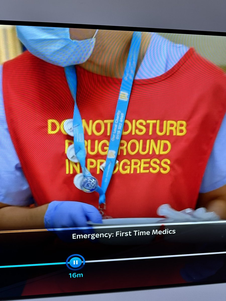 This is how drug rounds are done in Royal Berks Hospital, Reading. I’ve not seen tabbards anywhere in NHS Highland - we need this to improve safety! @uhinursing <a href="/NHSHighland/">NHS Highland</a>
