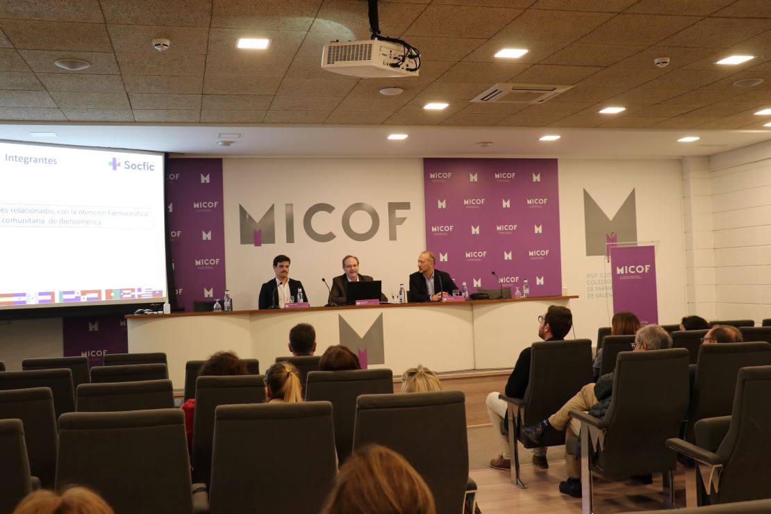 micofvlc's tweet photo. ✍️ Nuestro presidente, Jaime Giner, junto con el secretario, Vicente Colomer, ha firmado hoy el convenio de colaboración con Jesús Gómez, presidente de las sociedades #SOCFIC y #SEFyNC.
📍También hemos acogido su presentación con los vocales Álvaro Peláez y Vicente Brull. https://t.co/6IXokgHJhS
