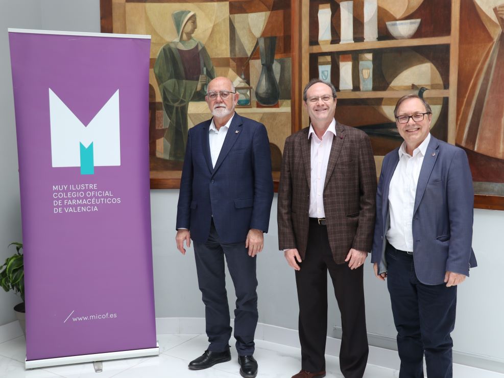 micofvlc's tweet photo. ✍️ Nuestro presidente, Jaime Giner, junto con el secretario, Vicente Colomer, ha firmado hoy el convenio de colaboración con Jesús Gómez, presidente de las sociedades #SOCFIC y #SEFyNC.
📍También hemos acogido su presentación con los vocales Álvaro Peláez y Vicente Brull. https://t.co/6IXokgHJhS