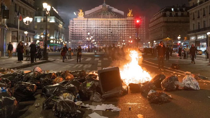 tcabarrus's tweet photo. Parler d'"#explosionsociale" est un mensonge. Depuis une semaine, ce sont des #manifestationssauvages et des #violences de la part d'un très petit nombre de personnes radicalisées et téléguidées par des groupes factieux (1/2) https://t.co/9mPugRRxif