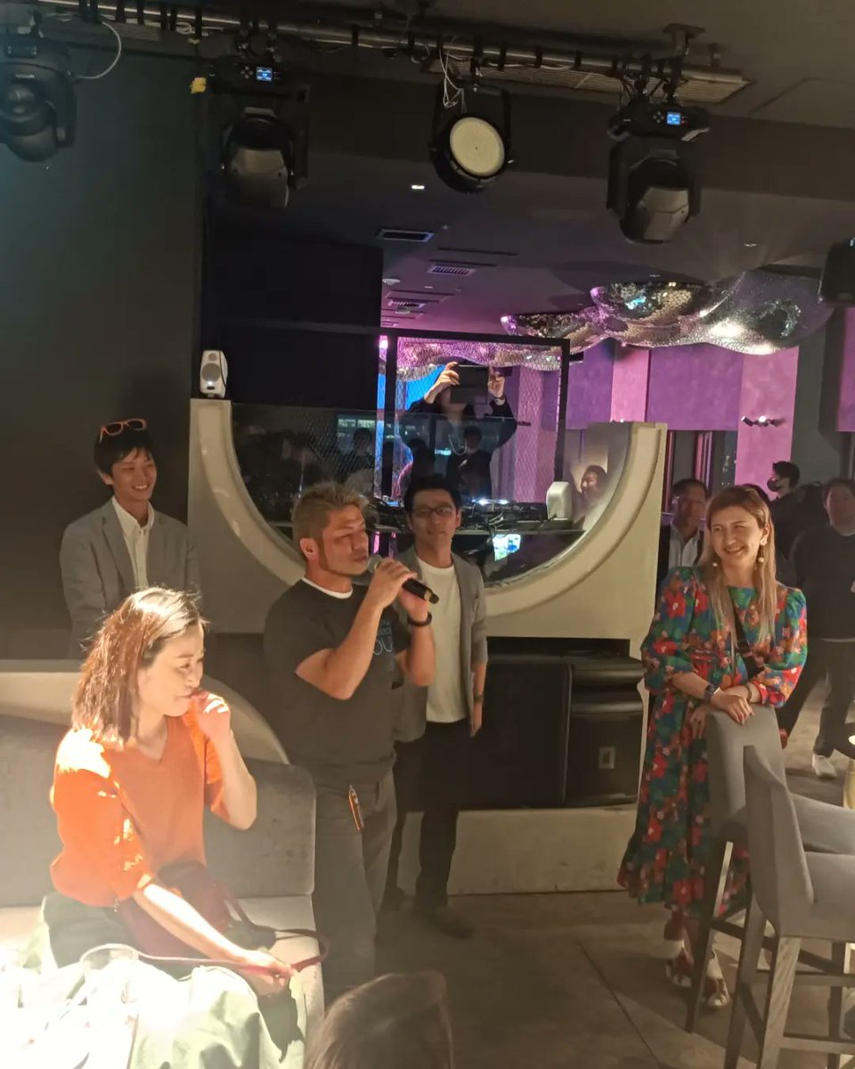 ksnjr24's tweet image. 豊さん　お疲れさまでした。最後はyojiさんが三本締め。幹事はレジェンドな皆様。また新しい景色を魅せてください #Tableau #DATAPRIDE